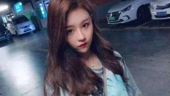 网红温婉什么样,网络红人的时尚魅力与青春风采